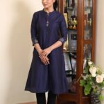 Lataa Saberwal Instagram - 7 𝙘𝙡𝙖𝙨𝙨𝙞𝙘 𝙬𝙤𝙧𝙠 𝙤𝙪𝙩𝙛𝙞𝙩𝙨 . Full video on my YouTube channel. Link in bio 📸 @shriharsh_photography #lataasaberwal #nofilterlataa #workwear #officeoutfit #officewear #classic #classicoutfit #officelady #clasdicoutfit #outfitoftheday #outfitideas #outfits