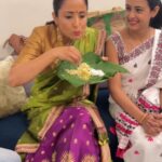 Lataa Saberwal Instagram – Honoured to have chef Santa from Assam ( 1st Runner-up of Master Chef 2023 )  cook a recipe with me!! 😄 Not just a great chef but an extremely sweet person ❤ RECIPE BELOW👇👇

Tiyah Mogu Dalir Khar
(Cucumber & Lentil Khar)

Ingredients:
– 1 cup of soaked Mung dal
– 1 cucumber, roughly chopped
– 2/3 cloves of crushed garlic
– 2 green chilies
– 1 teaspoon of methi (fenugreek)
– 2/3 tablespoons of Mustard oil
– 3 tablespoons of khar (alkaline water)
– Salt

Process:
1. Begin by soaking the Mung dal.
2. Next, chop the cucumber.
3. In a kadhai (pan), heat the oil. Add methi and green chilies, then add cucumber and mung dal. Include the crushed garlic and cook for a while.
4. Add salt and khar, then cook again. Finish by adding a few drops of raw mustard oil.
5. Serve with steamed rice.

Khar (alkali) is a traditional food adjuvant of all Assamese people and all the inhabitants of Assam. Natural Khar is prepared by filtering water through the ashes of the pseudostem, corm and fruit skin of a banana named Bhimkol in Assamese (a seeded banana variety). The parts of banana plant are dried under sun.
Fully dried plant parts are burnt and the ashes are collected and filtered with water. The residue collected is Khar. Khar is used to make different types of dishes like fish curry,  papaya curry & different types of vegetable dishes etc. Khar is served as a part of the main Assamese meal. According to the belief of indigenous people Khar has also medicinal uses like cleaning stomachs and curing gastric problems etc.

#lataasaberwal #authenticallylataa #foodie #food #quickrecipes #chef #masterchef #masterchef2023 #chefsanta #healthyrecipes #essyrecipes #easyrecipe #easyrecipesathome #easyrrcipesformoms #easyrecipeideas #assameserecipe #assamese #assameserecipes #easyrecipeasy