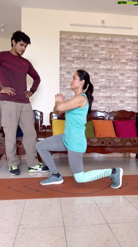Lataa Saberwal Instagram - **Very important TIP while exercising ** What is the difference in “PUSHING OURSELVES “ & “LISTENING TO OUR BODY “?? #lataasaberwal #authenticallylataa #easyexercise #exercise #exercises #homeworkout #homeexercises #homeexercisevideos #homeexerciseguide #homeexerciseprogram #workoutmotivation #workout #workouttips #exercisetips #exercisetipsoftheday #workoutfit #fitnesstrainer #fitnessmodel #fitnesscoach #fitmom #fitfam #fitnessjourney #fitgirls