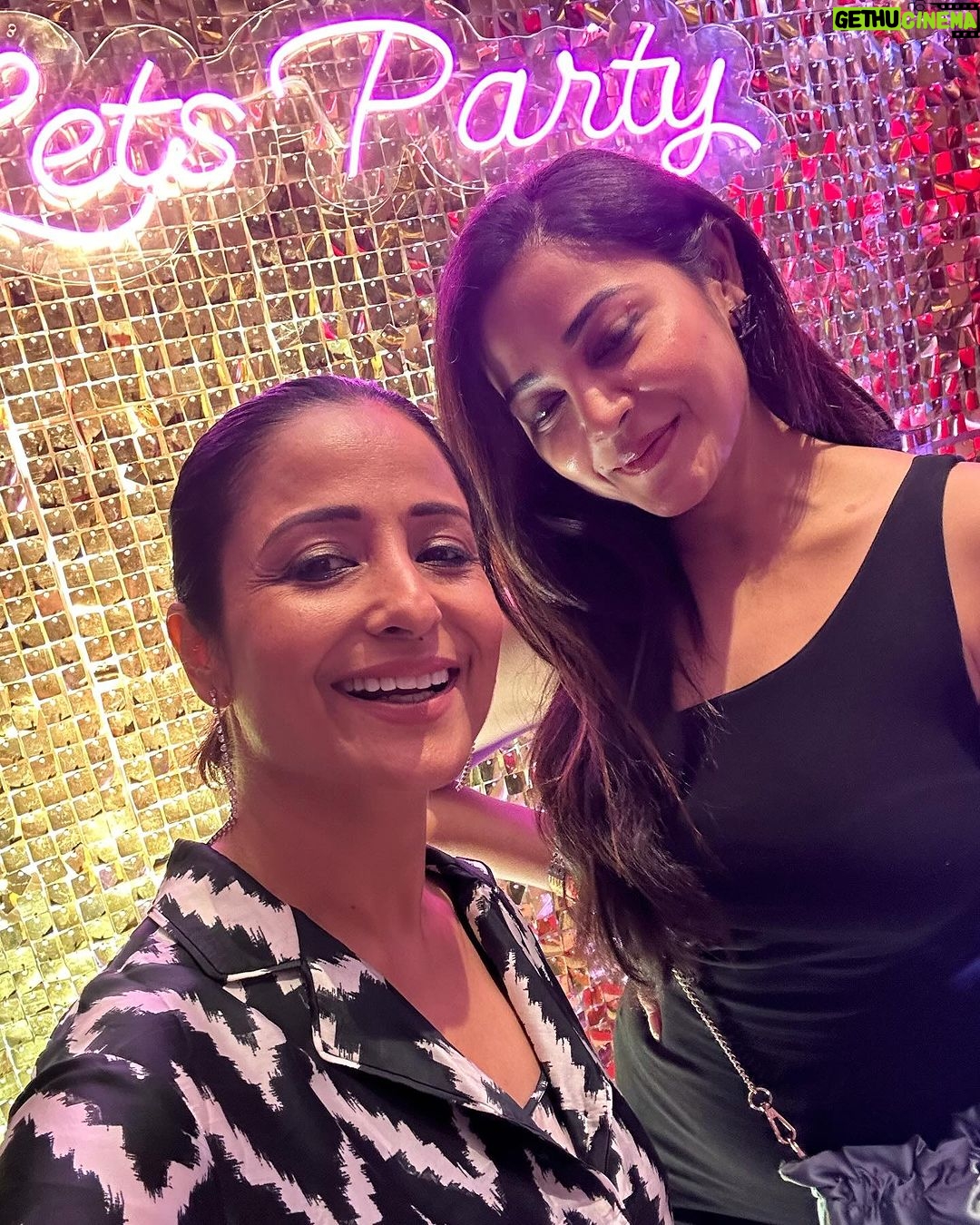 Lataa Saberwal Instagram - Our heart is where good food is😋. My favourite 🔥girl @kaveripriyam_official . Chef Sadik not just a culinary maestro but the warmest chef I have met. Thank you for a great food experience @gomamumbai @nehaantani88 Radisson Mumbai Goregaon