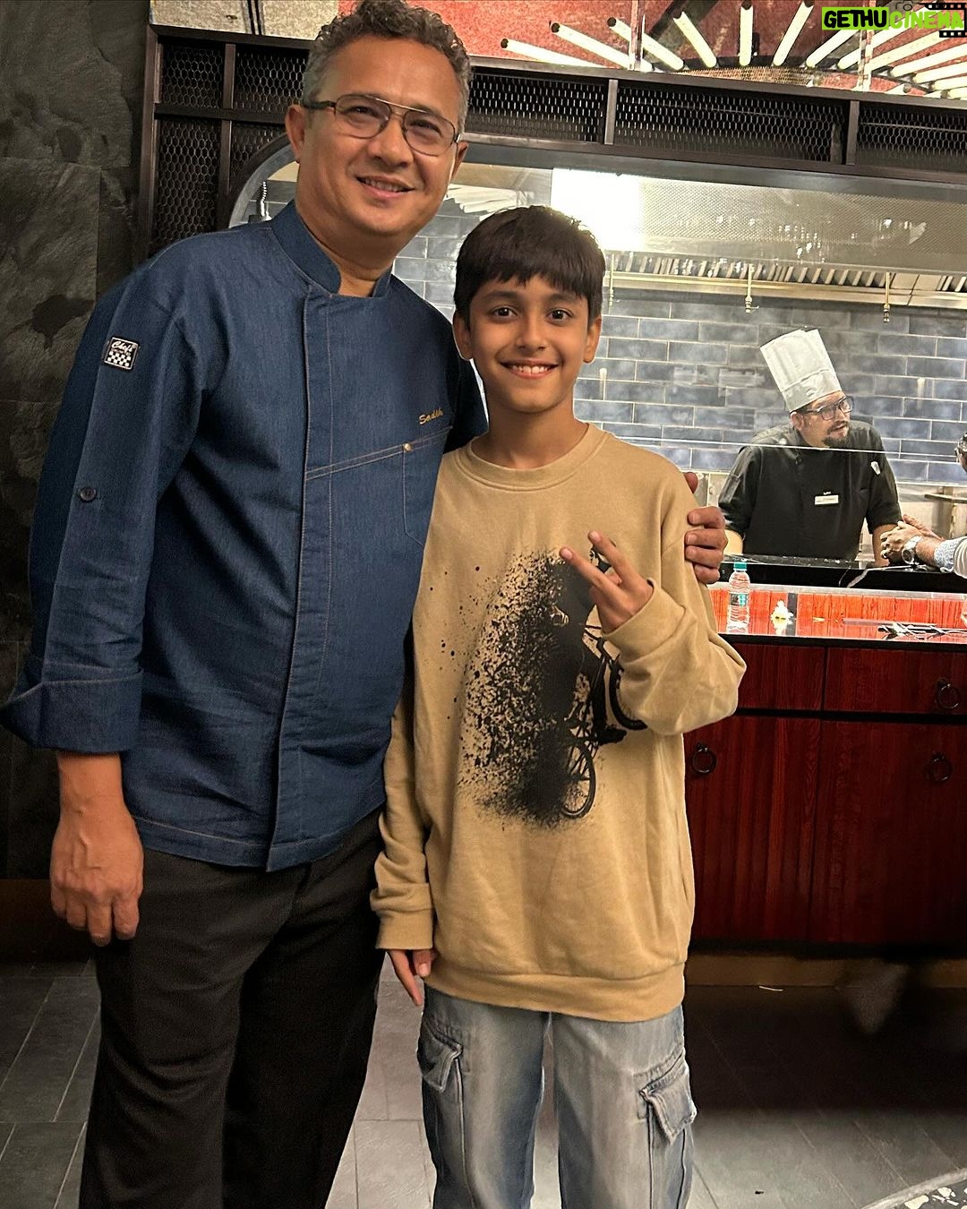 Lataa Saberwal Instagram - Our heart is where good food is😋. My favourite 🔥girl @kaveripriyam_official . Chef Sadik not just a culinary maestro but the warmest chef I have met. Thank you for a great food experience @gomamumbai @nehaantani88 Radisson Mumbai Goregaon
