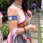 Lataa Saberwal Instagram - Which is the most expensive bag/purse you ever bought??❤️ Comment please and give our Indian brands a thought which are extremely pocket friendly, promote our heritage as well look stylish like ZOUK bags. #nocollaboration . Promoting Indian because I’m proud of our heritage ❤️❤️ @zoukonline Saree @isadoralife1 #lataasaberwal #authenticallylataa #indianwear #indianbags #madeinindia #indianfashion #makeinindia #makeinindia🇮🇳 #ᴍᴀᴋᴇɪɴɪɴᴅɪᴀ #indian #zoukbags #hindustan