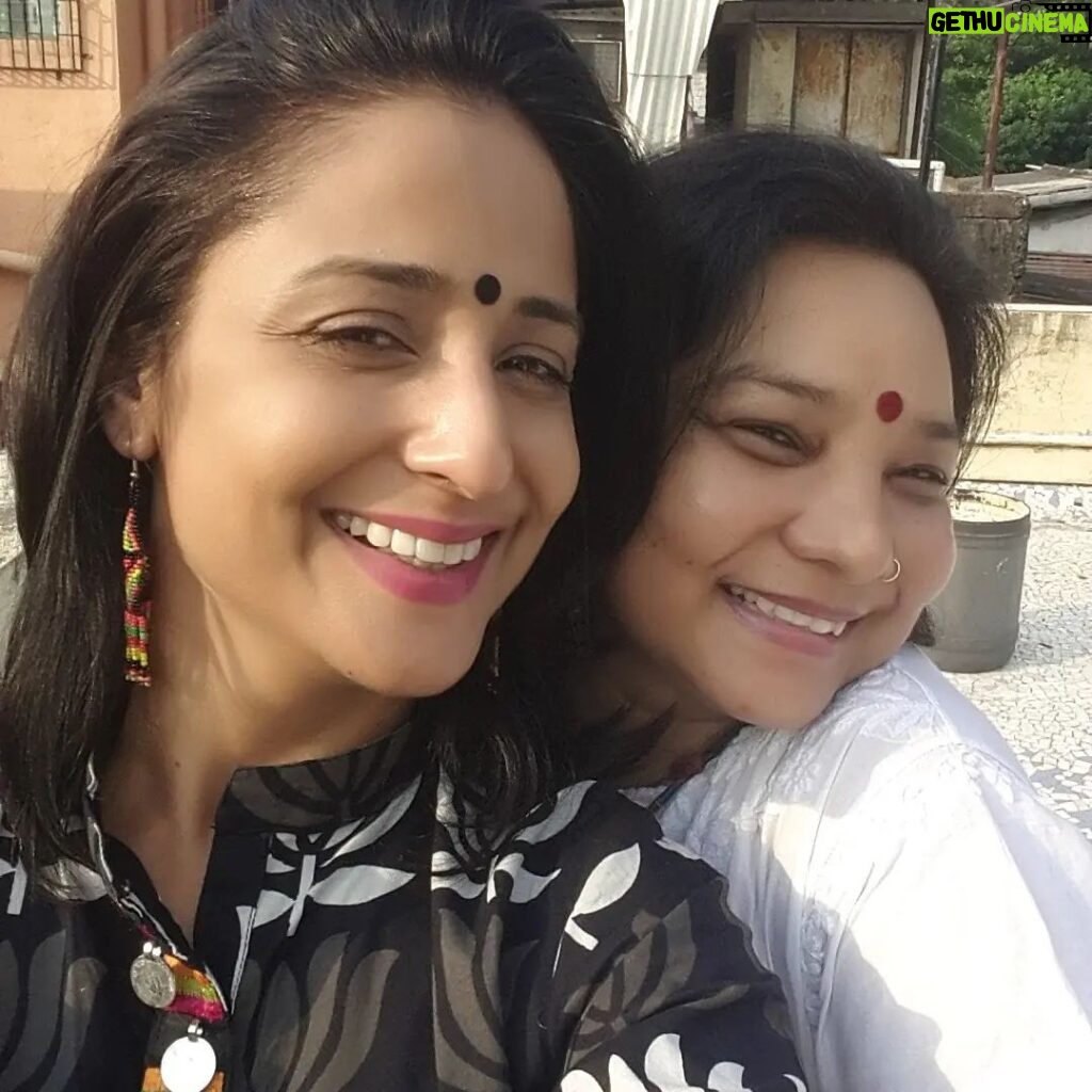 Lataa Saberwal Instagram - Years after years our friendship has grown stronger. Blessed to have you as my friend Sunni. Happy b'day 🎂❤️❤️🧿 #lataasaberwal #authenticallylataa #sunitarajwar
