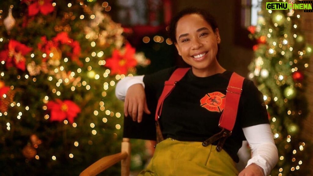 Latonya Williams Instagram - Ready to meet Ruthie? Tune in December 12th for the premiere of #AGlenBrookeChristmas on the @hallmarkmovie channel! Canadian debut is December 20th on the @w_network 😁 This sweet film was based on a novel written by @robingunn and directed by @davidistrasser with @autumn_reeser and @antoniocupo leading the way into your hearts this holiday season💝 #christmasmovie #hallmark #vancouveractress #christmas #familymovienight