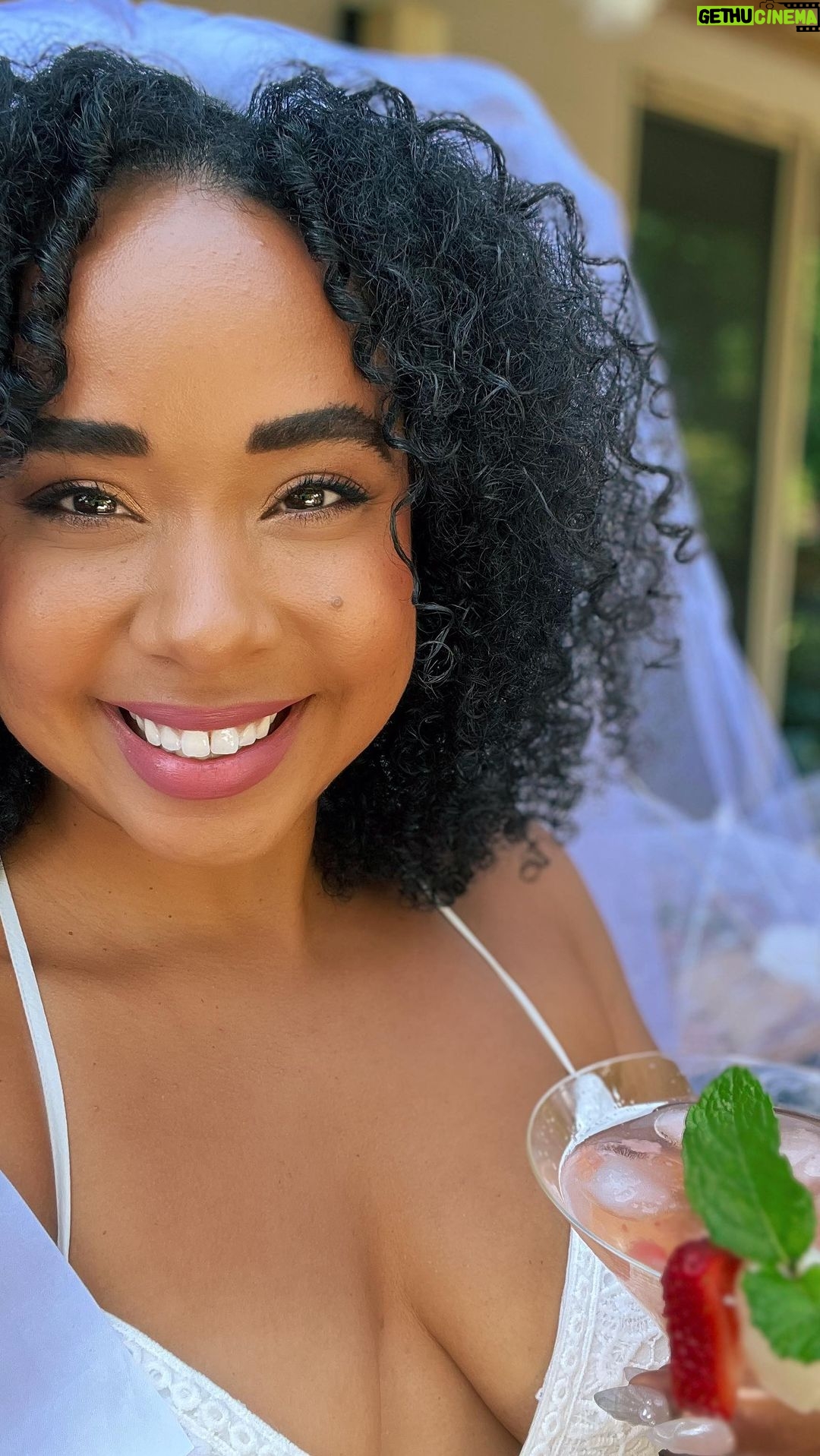 Latonya Williams Instagram - Those are mocktailsš¹ (No Iām not pregnant - yet š Itās just that I found it not just a little sus that during a global health crisis, liquor stores were deemed āessentialā. Alcohol. Known to weaken your immune system (at best). But your small business is closed because feeding your family isnāt essential. Turns out alcohol is essential alright; essential to make sure we donāt ask questions, donāt connect the dots, and definitely donāt do something about it once we do.) Being an actor and before that working in the service industry, parties and alcohol were a big part of my life. I was convinced I couldnāt have fun without it. Itās been a process, but Iāve finally proved myself wrong. Thanks again to my Mama, my Bridesmaids and to everyone who came to celebrate this new chapter in my life š. My bridal shower was so lovely - and I get to keep all the memories ⨠**If you want to quit but donāt know how - feel free to reach out. #selfperfected #mocktails #exitthematrix #soberlife #soberliving #sobercurious #sobermovement #freedom #reallife