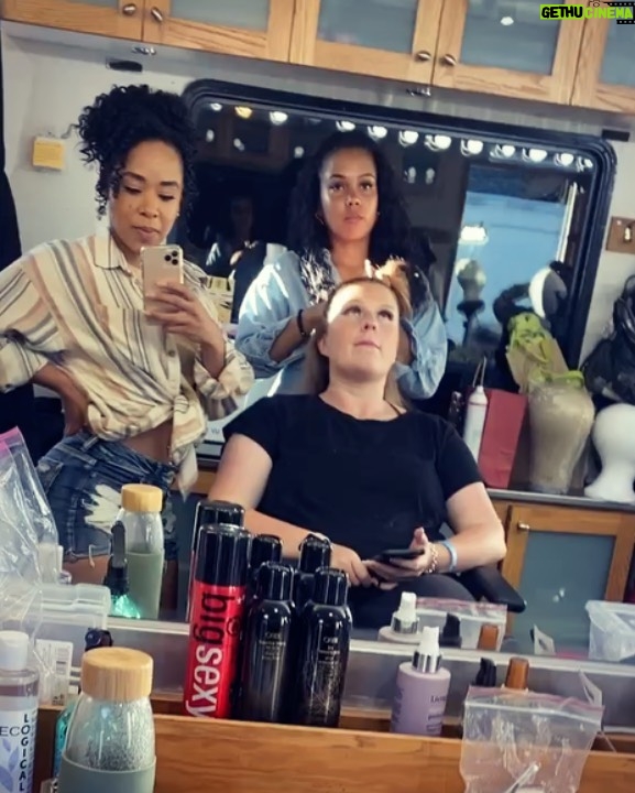 Latonya Williams Instagram - FINALLY #Merryliddlechristmaswedding airs tomorrow! So many special #bts moments I can’t wait to see what they caught on camera. Special thanks to our director @thesharonlewis and @kroniclemedia @moniquenla @korindianewilliams for being the baddest boss ladies behind the scenes making it ALL happen❤️. Watch it only on Lifetime!! #itsawonderfullifetime 🎄 . . . @lifetimetv @lifetimetvpr #christmasmovies #kellyrowland #christmas #family #blackexcellence #lifetimemovies #vancouveractor