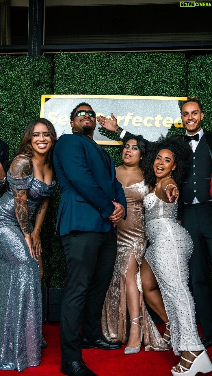 Latonya Williams Instagram - Hit the red carpet at the #selfperfected Enter the 1% event in San Diego California!! 🌴 This is a community of system disruptors from all over the world, joining forces to make maximum impact💥 (Houston squad and Canadian peeps pictured above) For those who can see 😉 this is where you want to be. 📸 @_waynethegreat_ #weareawake #reprogramyourmind #redpill #personaldevelopment #changeyourself #changethesystem #change #growth #selfhelp Paradise Point, San Diego California