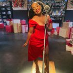 Latonya Williams Instagram - Ok I’m done 🎁😆 Who’s ready to ring in the New Year? I’ve got a whole day of cleaning, tidying and purging ahead of me- I like to make space, mentally and physically, for all the blessings the New Year brings (It’s amazing what shows up when you make space✨) Y’all got any good New Years traditions? #makespace #cleartheclutter #newyear #newyearstradition