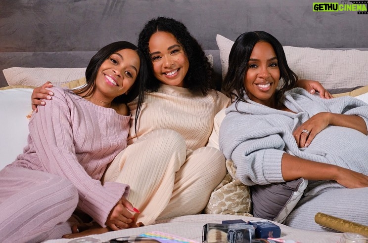 Latonya Williams Instagram - Canadian fam the due date has FINALLY arrived! Watch #merryliddlechristmasbaby TOMORROW at 9/8c on @city_tv (you can also re-watch #merryliddlechristmaswedding right before😉) US fam y’all can catch it same time on @lifetimetv 🥳🥳🥳 #itsawonderfullifetime #christmasmovies