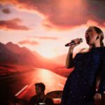 Laura Gallego Cabezas Instagram - Ayer en HUÉRCAL OVERA lo dimos todo!! Gracias por el cariño a toda la gente que nos acompañó, gracias a mi equipo de músicos, sonido, oficina y director artístico por cuidarme dentro y fuera del escenario… @pacenteno te pasas el juego con la escenografía y con todo!!! Soy muy afortunada ❤️‍🩹
