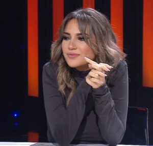 Laura Gallego Cabezas Instagram - No entiendo cómo lo hacen pa que caigamos un año detrás de otro… Somos unos inocentes!!! Pero sólo por hoy jajajajaja @elshowdebertin maravilloso Show de los Inocentes