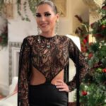 Laura Gallego Cabezas Instagram - Acompáñanos ta noche en la Nochebuena andaluza, vamos a compartir una noche increíble en canal Sur, te esperamos! ✨ @almudenaruizstylist 👗 @josepacocouture Pendientes @lamagora 💆🏼‍♀️💄 @alejandro_makeup_art