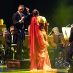 Laura Gallego Cabezas Instagram - Inicio del concierto, BLANCA NAVIDAD, junto a @franciscojaviergutierrezjuan y la maravillosa @bsmsevilla … Con capa de gasa by @amparo_macia para una noche de ensueño Teatro de la Maestranza