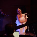Laura Gallego Cabezas Instagram - Así arrancaba ayer la gira de mi 15 aniversario en el Palacio de Congresos de Cádiz con dos funciones de Sold Out… Así empieza con fuerza cualquiera!!! Pues de aquí a diciembre, que haremos el fin de gira en Fibes Sevilla, voy a colmaros de lo mejor de mí, PROMETIDO, gracias familia 💄 @pedroruiz_mua 💆🏼‍♀️ @pelos_manuel Complementos @azaharescomplementos Dirección artística @pacenteno Management @oficinalagallego Palacio de Congresos de Cadiz