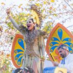 Laura Gallego Cabezas Instagram - Remix de fotos diurnas… Sigo con resaca emocional!! Gracias a los medios y a la gente que me han hecho llegar las felicitaciones, se las traslado a la Diosa Palas Atenea 😜 No voy a decir cómo me lo pasé, porque se ve en las fotos… Y de día todavía no me había transformado en guerrera!!! @ateneo_de_sevilla @cabalgatasev @jesuszambruno @rafadiazmodisto @alejandro_makeup_art