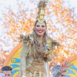 Laura Gallego Cabezas Instagram - Remix de fotos diurnas… Sigo con resaca emocional!! Gracias a los medios y a la gente que me han hecho llegar las felicitaciones, se las traslado a la Diosa Palas Atenea 😜 No voy a decir cómo me lo pasé, porque se ve en las fotos… Y de día todavía no me había transformado en guerrera!!! @ateneo_de_sevilla @cabalgatasev @jesuszambruno @rafadiazmodisto @alejandro_makeup_art