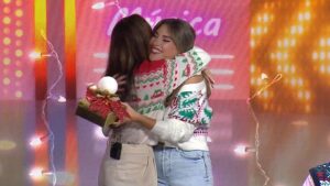 Laura Gallego Cabezas Instagram - Hoy, viernes 22 de diciembre de 2023, será un día recordado en la historia como el día que mi Zuzan debutó como cantante… @susanayj7 todos sabemos cuál es tu nombre artístico, me encantaaaa jajajajaj te adorooo