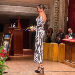Laura Gallego Cabezas Instagram - Hoy me han coronado como PALAS ATENEA, y no puedo estar más feliz ni más ilusionada… Mil gracias al @ateneo_de_sevilla por el privilegio de encarnar a la Diosa de mis sueños! Loca por que llegue el 5 de Enero