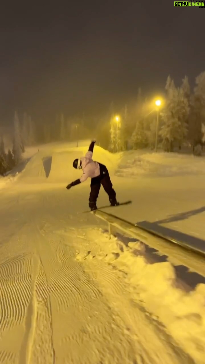 Laurie Blouin Instagram - Happy to be back @ruka_park 🙃 #Finland #UpNorth #Snowboarding Ruka Park