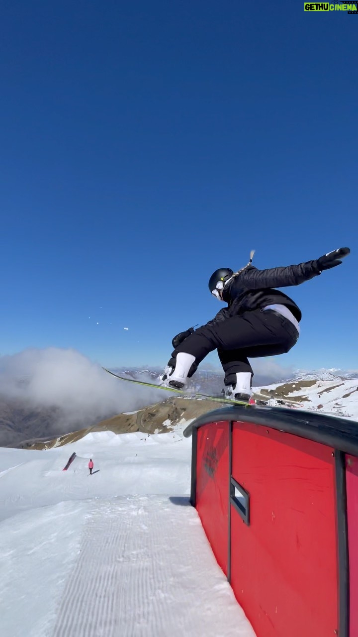 Laurie Blouin - 1.8K Likes - Couple of tricks from the other day! @cardronaparksnz is way too fun!! Soo stoked to be back here🙌🏻
📱 @jf_houle #Snowboarding #NZ