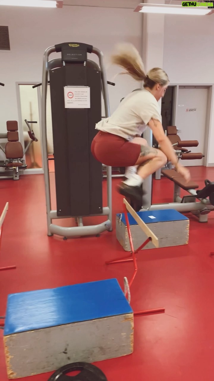 Laurie Blouin - 2.8K Likes - Big workout before a big weekend 🤪 #BootsAndHeartsFestival