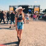 Laurie Blouin Instagram - Country kinda night 🤠 @festivaleteqc #LukeCombs #Country