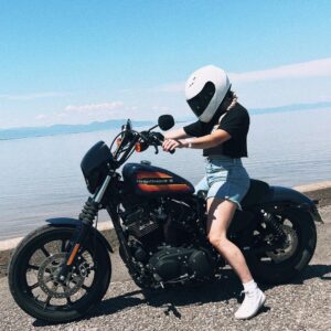 Laurie Blouin Instagram - New toy 😈🏍 #HarleyDavidson #Sportster1200 #Motorcycle