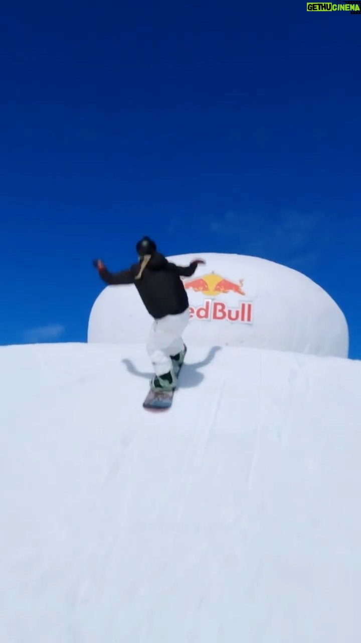 Laurie Blouin - 2.2K Likes - Leftovers from @thenines.cc 🍕 #Snowboarding #TheNines
