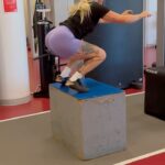 Laurie Blouin Instagram - Longest 37sec of my life😂💀 #Plyometrics #Gym PEPS de l'Université Laval