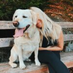Laurie Blouin Instagram - 🐶🫶🏻🍂 #Autumn #Hike #TiFifille
