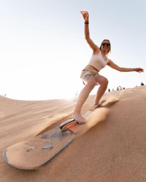 Laurie Blouin Instagram - Thank you so much @swatchandsports for this amazing opportunity🙏🏻🫶🏻 #ProteamSummit2022 #SandBoarding #Morocco