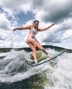 Laurie Blouin Instagram - ☀️🏄🏼‍♀️ @radicalshop #Wakesurfing #Summer