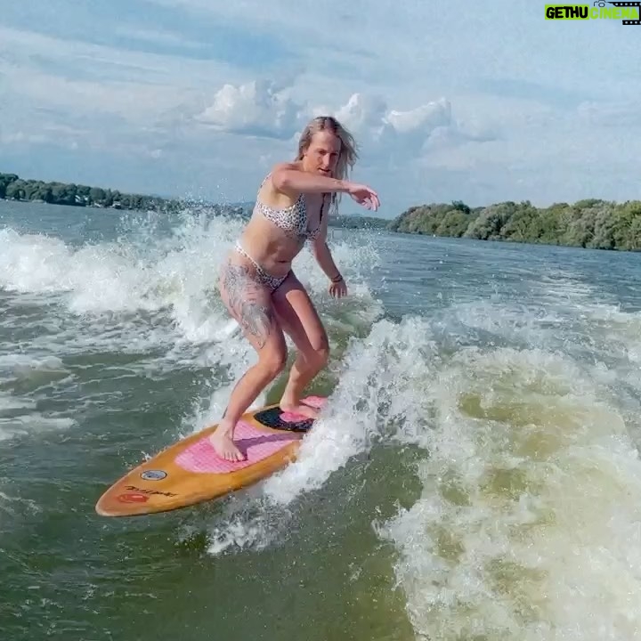 Laurie Blouin - 2.1K Likes - 🏄🏼♀️🏄🏼♀️ #Wakesurfing #Summer