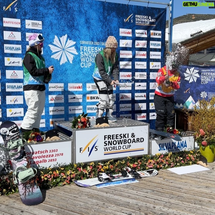 Laurie Blouin - 3K Likes - Best way to end the contest season🙏🏻🥈 Stoked to be sharing the podium with these two queens👸🏼!! Now it’s time to enjoy some spring boarding🤩♥️ #Snowboarding 📷 @borja_azurmendi & @fabiangattlen