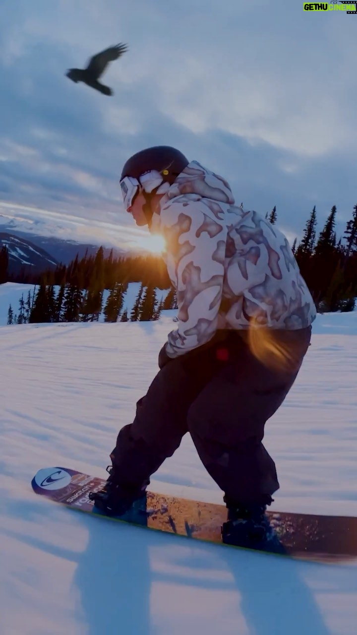 Laurie Blouin Instagram - Probably the last snowboarding clips for a little while🏂 Thank you @whistlerblackcomb for this past week🙌🏻! 🎥 @jf_houle #Snowboarding #Whistler #Spring