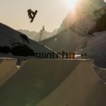 Laurie Blouin Instagram – @laurieblouin1 catching the sun above the @swatch Nines jumps!

📸 @klaus_polzer 
#SwatchNines #Schilthorn #Snowboarding Schilthorn – Piz Gloria
