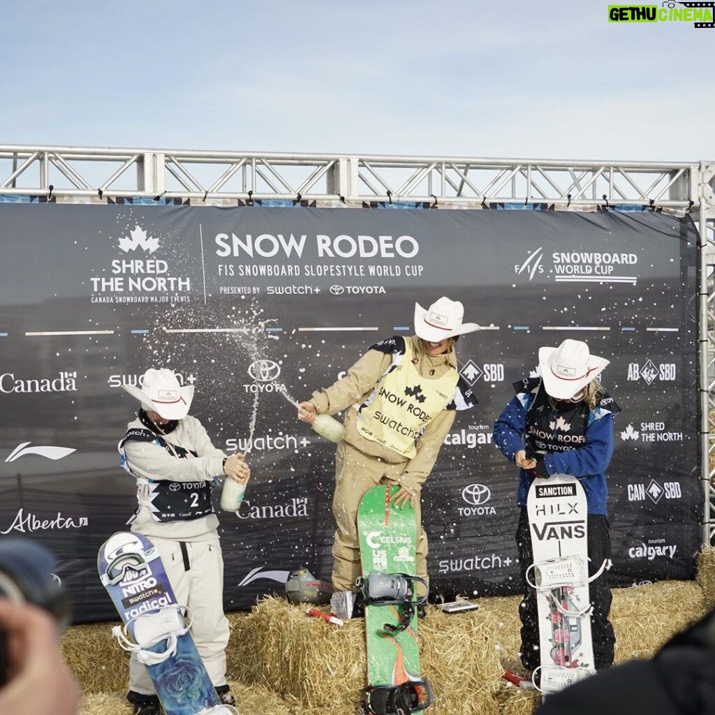 Laurie Blouin Instagram - Stoked to podium on home soil 🇨🇦🤠!! Thank you Calgary and thank you everyone for the love and support♥️🙏🏻 #Snowboarding #Slopestyle Calgary, Alberta