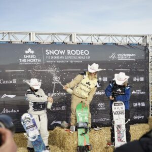 Laurie Blouin Instagram - Stoked to podium on home soil 🇨🇦🤠!! Thank you Calgary and thank you everyone for the love and support♥️🙏🏻 #Snowboarding #Slopestyle