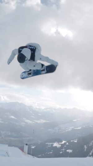 Laurie Blouin Instagram - @laax Open qualies are going down on friday! Let’s gooo🔥#Snowboarding #LaaxOpen #Switzerland 🎥 @f.storm