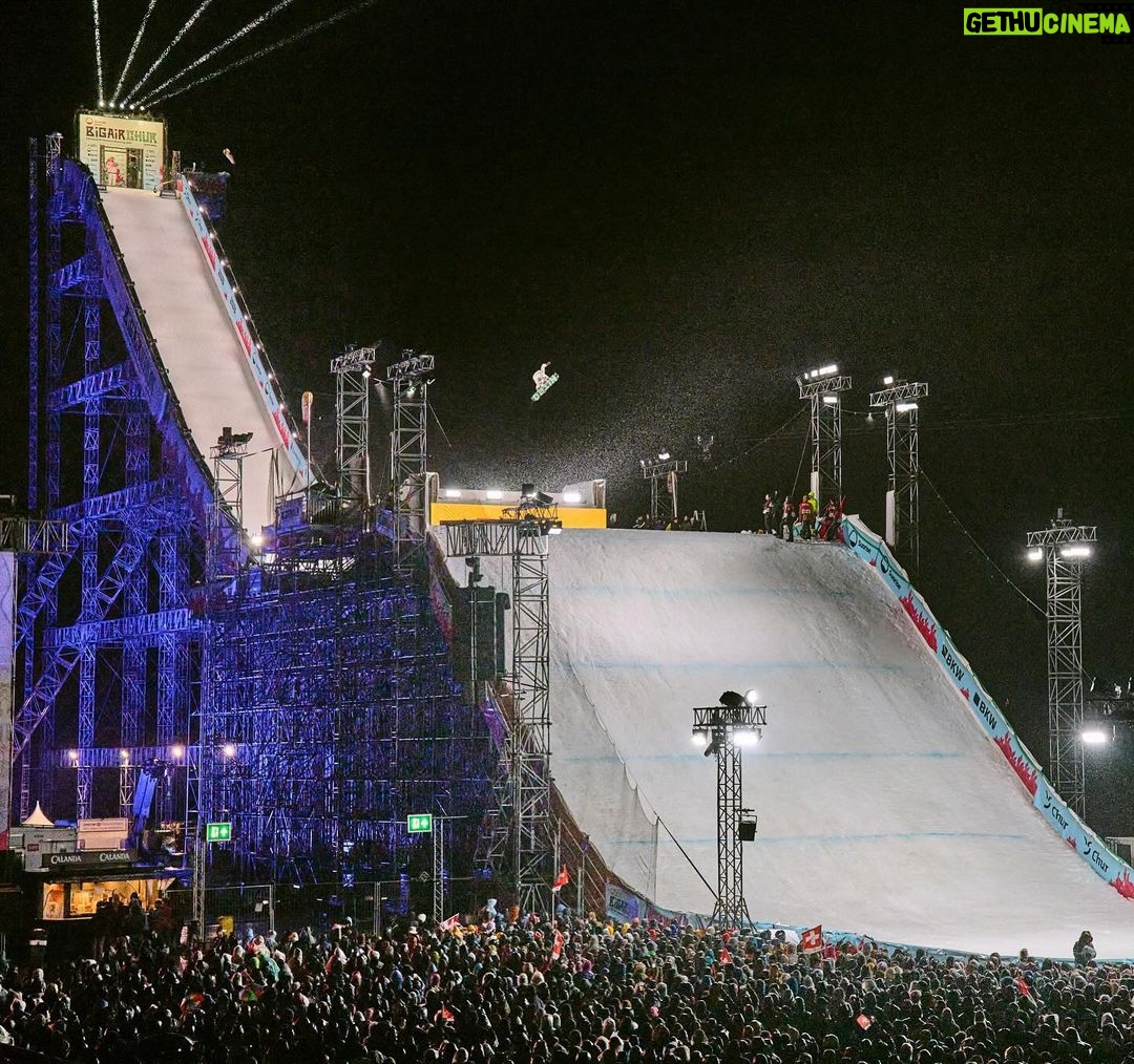 Laurie Blouin - 3K Likes - What a night in Chur! Missed the podium by 1 spot. First comp in the books 📚 #Snowboarding #BigAir #Chur
📷 @fissnowboard & @shansweeneyy