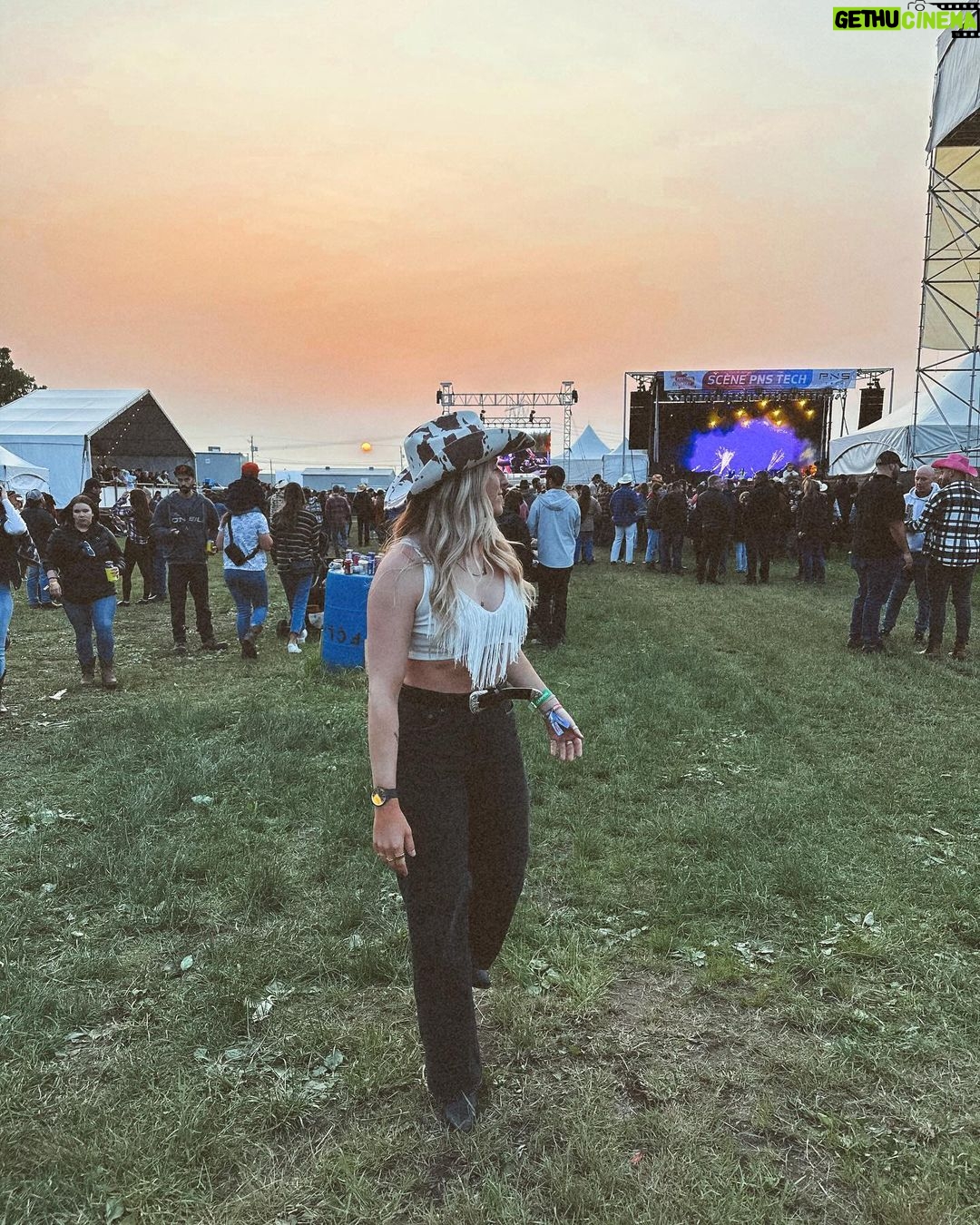 Laurie Blouin Instagram - Festivals sznđ¤ @festivalcountrylotbiniere #summer #CountryFestival Festival Country Lotbinière