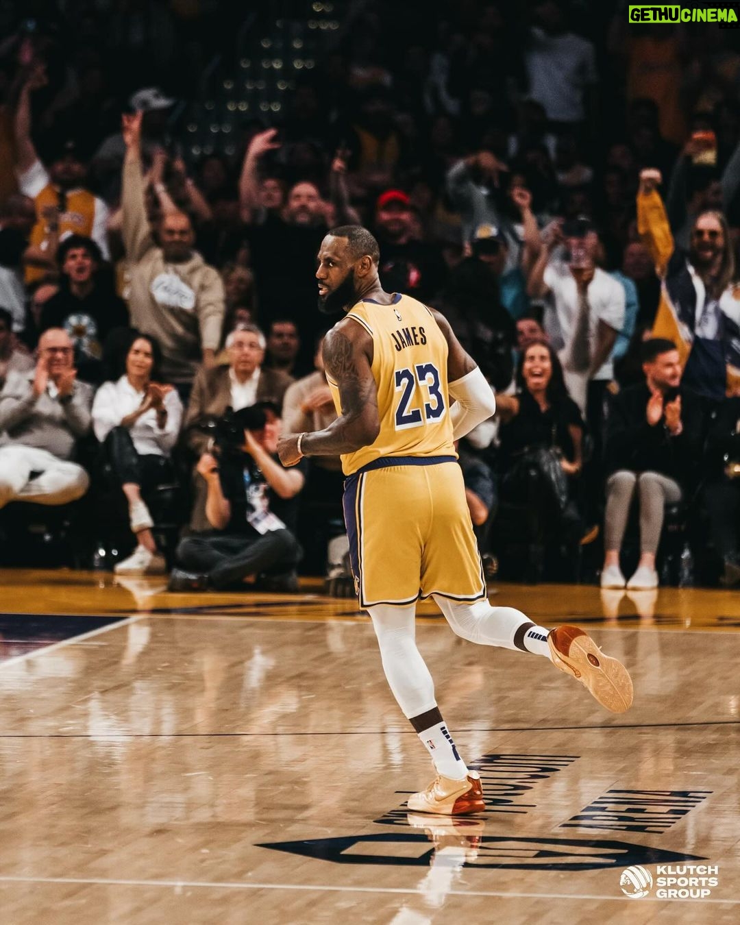 LeBron James Instagram - About last night! That was fun! #PrimeTimeYear #ThekidfromAkron🤴🏾 #StriveforGreatness🚀