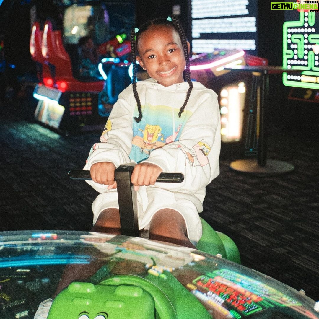LeBron James Instagram - Happy Bday My Princess πΈπΎ Z!! Love you βΎοΈ and more!!! π€π€π€π€β¨β¨β¨β¨β¨β¨β¨ππΎππΎππΎ