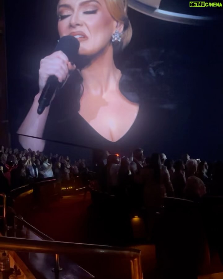 LeBron James Instagram - Youβre ABSOLUTELY INCREDIBLE @adele!! Simple as that! Pleasure witnessing it live in the flesh! Never Ever to forget! RARE!!! A breath of fresh air, a striking bolt of light and a unfazed humble yet super confident aura!! Continue love and blessings!! ππΎππΎππΎππΎπ€