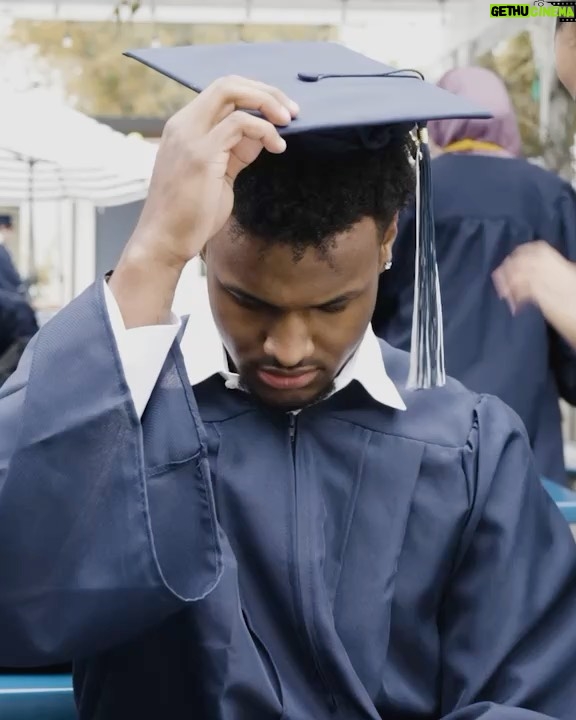 LeBron James Instagram - PROUD!!!! 🥺🥺🥺🙏🏾. CONGRATULATIONS & LOVE YOU KID! @bronny 👨🏾‍🎓👑