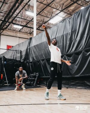 LeBron James Instagram - It’s my job to always remain strong & to show them the blueprint regardless of the outcome! #JamesGang👑 #BryceMaximus🤴🏾 #MyTwin✊🏾