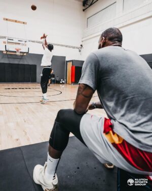 LeBron James Instagram - It’s my job to always remain strong & to show them the blueprint regardless of the outcome! #JamesGang👑 #BryceMaximus🤴🏾 #MyTwin✊🏾