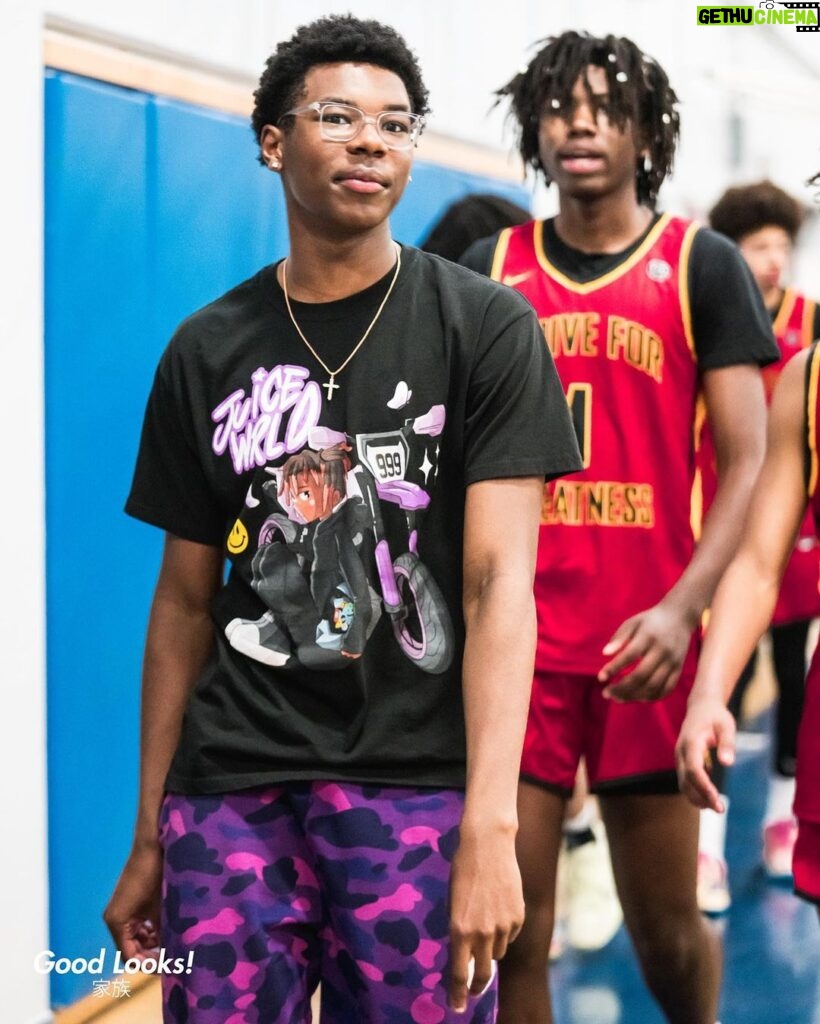 LeBron James Instagram - SCREAMING HAPPY 16th BIRTHDAY 🗣️🗣️🗣️🗣️🗣️🗣️🗣️🗣️ to my Twin MAXIMUS @_justbryce!!!!!! I LOVE YOU YOUNG 🤴🏾!!! Keep going up and up and up! Love the young man you are and becoming every single day!! 🙏🏾🤎🤎🤎🤎🤎🤎👑