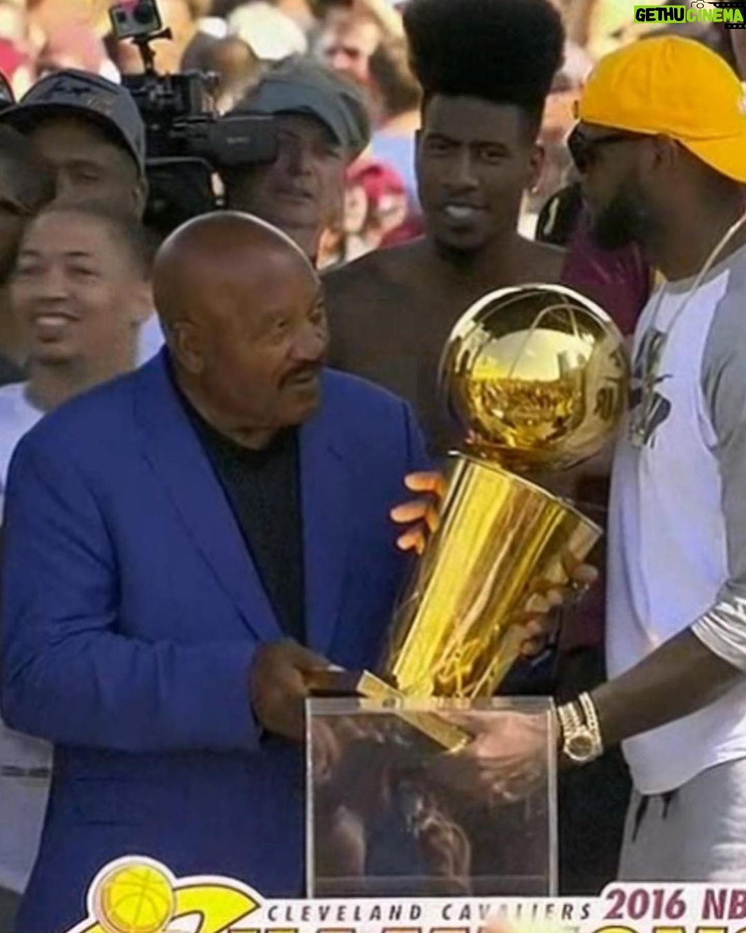LeBron James - 2.3 Million Likes - We lost a hero today.Β Rest in Paradise to the legend Jim Brown.Β I hope every Black athlete takes the time to educate themselves about this incredible man and what he did to change all of our lives.Β We all stand on your shoulders Jim Brown.Β
Β
If you grew up in Northeast Ohio and were Black, Jim Brown was a God.Β As a kid who loved football, I really just thought of him as the greatest Cleveland Brown to ever play.Β Then I started my own journey as a professional athlete and realized what he did socially was his true greatness. When I choose to speak out, I always think about Jim Brown. I can only speak because Jim broke down those walls for me.
Β
I am so grateful that I was able to call you my friend.Β I hope I can continue to honor your legacy with my words and actions.Β My prayers to your family.Β I know they are all incredibly proud of everything you did for our community! #LegendsNeverDieππΎ