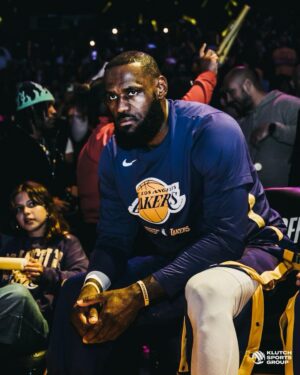 LeBron James Instagram - If you ever see me fighting in the forest with a Grizzly bear, HELP THE BEAR 👑